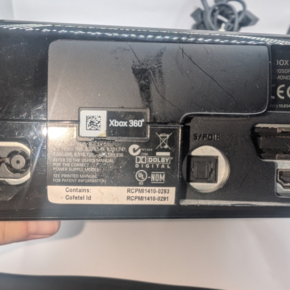 Xbox 360 Slim Model 1439 250GB Console with controller and cables - Tested - Picture 4 of 8